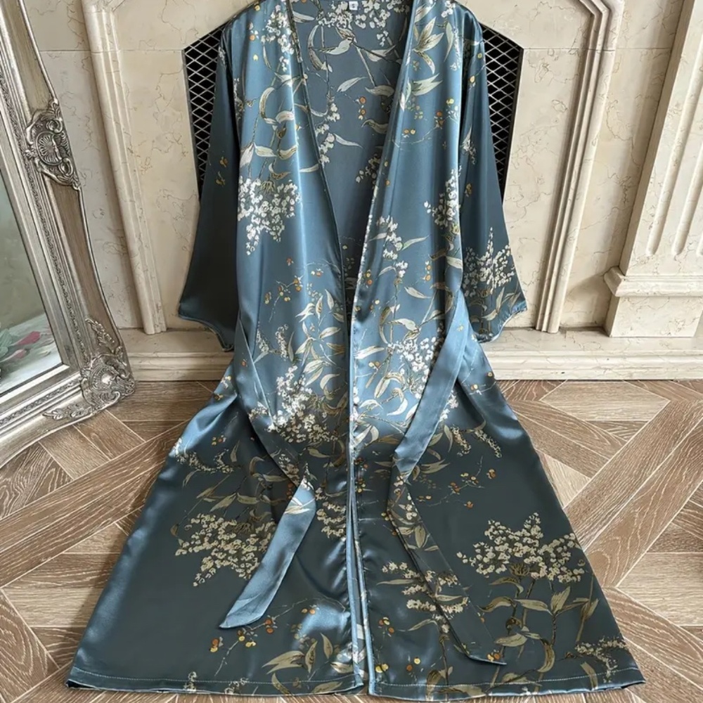 Women's Lightweight Satin Floral Printing Long Sleeve Robe